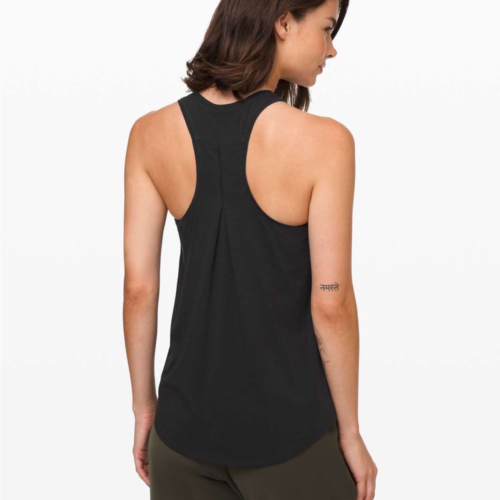 Lululemon Black Scoop Neck Racerback Love Tank Pleated Large 10/12